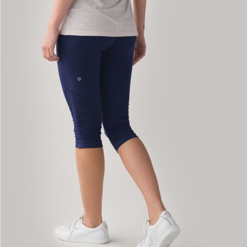 Lululemon In The Flow Crop II - Picture 2 of 8